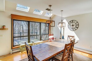 Dining - Deck & Game Room: Family Wilmington Retreat (Wilmington)