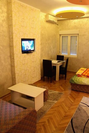 Estúdio (Green) | Ferros/tábuas de passar roupa, Wi-Fi de cortesia, roupa de cama