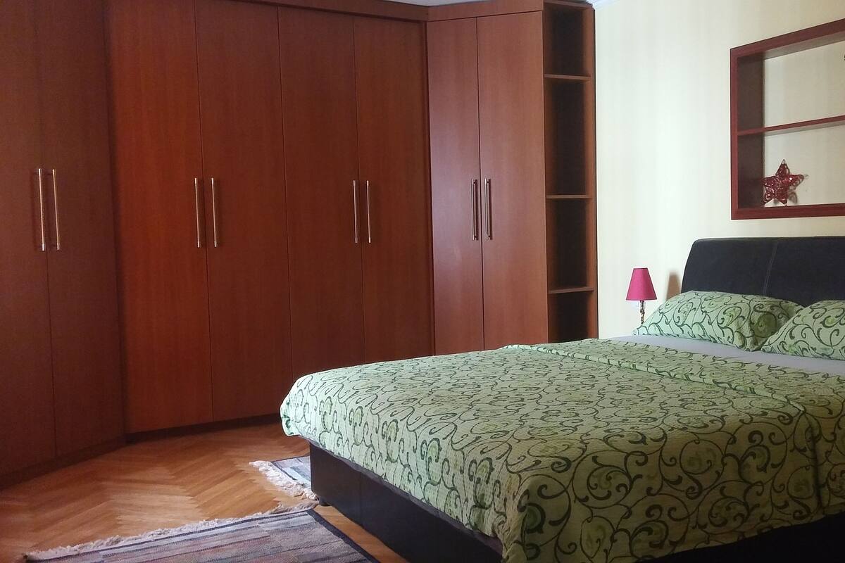 Departamento estándar | Tabla de planchar con plancha, wifi gratis y ropa de cama 