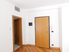 1 habitación, tabla de planchar con plancha y wifi gratis