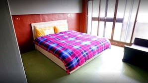 Double Room, Shared Bathroom | WiFi (free), individually decorated - Backpacker's Hostel Luodong (Luodong)
