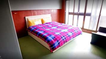 Double Room, Shared Bathroom | Individually decorated, free WiFi