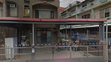 ด้านหน้าที่พัก