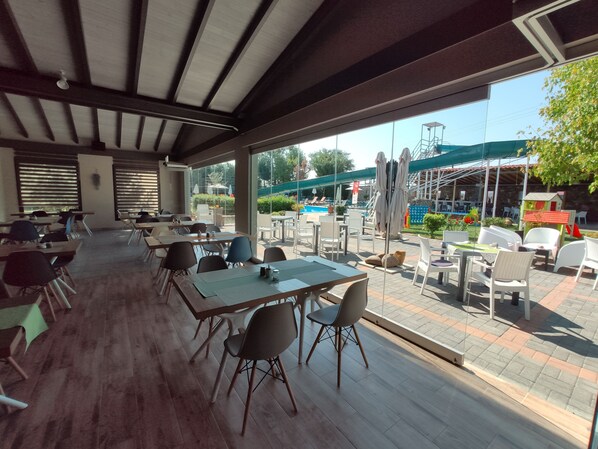 Petit déjeuner buffet compris tous les jours