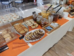 Petit déjeuner buffet compris tous les jours