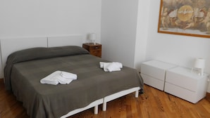 Standaard appartement, 1 slaapkamer | 1 slaapkamer, een strijkplank/strijkijzer, gratis wifi