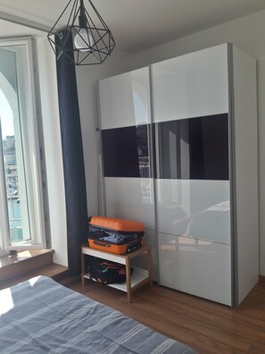1 chambre, fer et planche à repasser, Wi-Fi, draps fournis