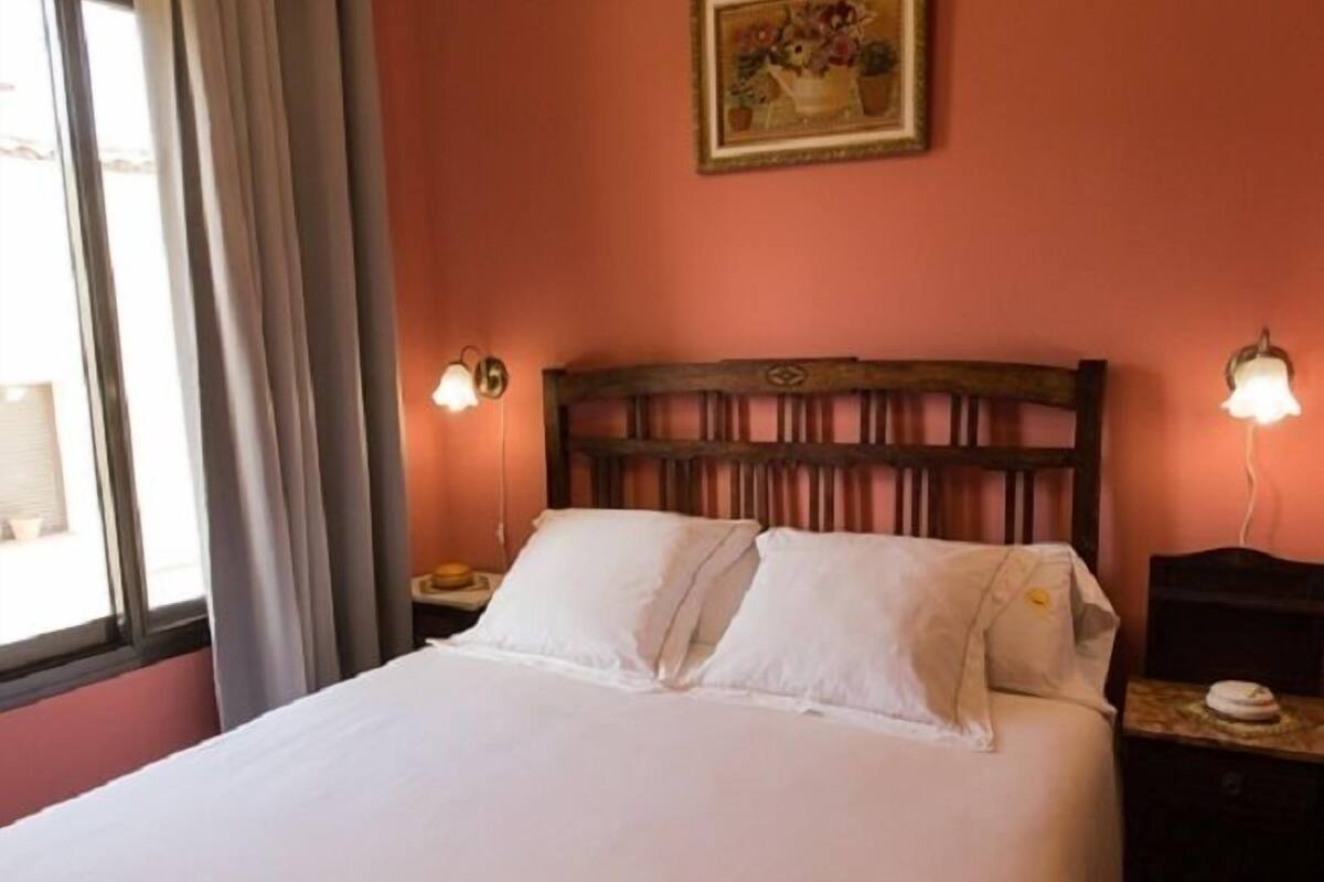 Double Room (Ruda) | Bar mini, meja, langsir/tirai gelap terus, katil lipat simpan/tambahan 