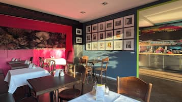 Sarapan siap masak dengan biaya tambahan di akhir pekan