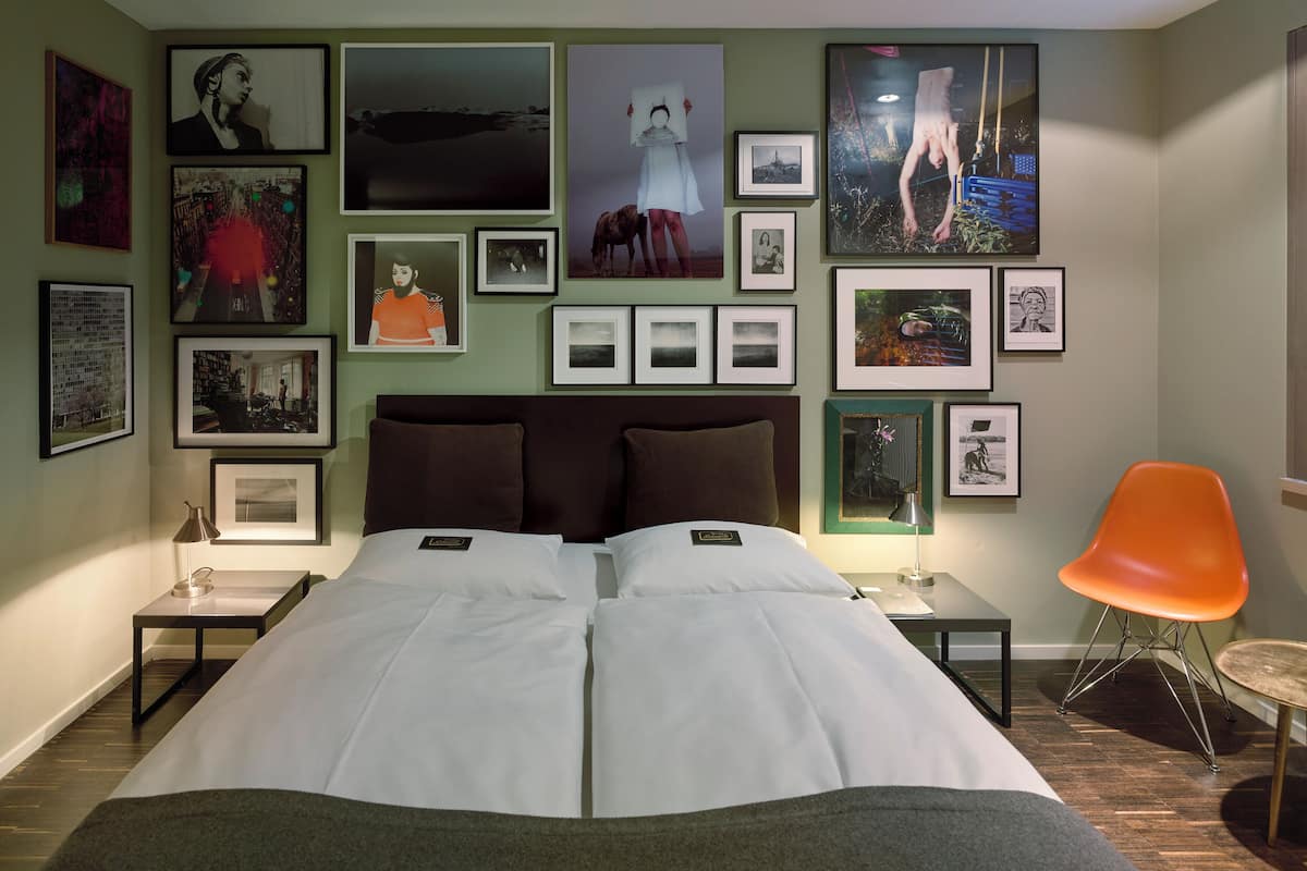 Klassieke tweepersoonskamer, niet-roken | Hypoallergeen beddengoed, een bureau, gratis wifi, beddengoed