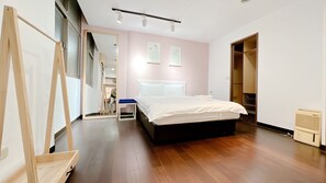 Comfort Villa | Blackout drapes, free WiFi, bed sheets