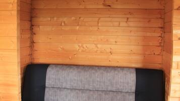 Chalet | Blackout drapes, free WiFi, bed sheets