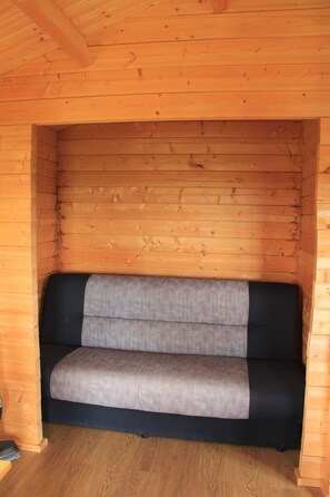 Chalet | Blackout drapes, free WiFi, bed sheets