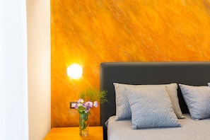 City Room | Desk, soundproofing, free WiFi, bed sheets - Il Melograno Relais (Vico Equense)