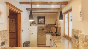 Apartment Streifblick | Dapur pribadi | Lemari es besar, microwave, oven, dan kompor