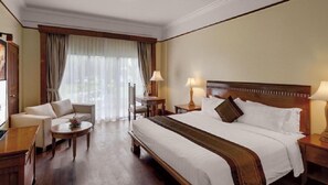In-room safe, blackout curtains, soundproofing, free WiFi - Brigade Manager Hotel (Phnom Penh)