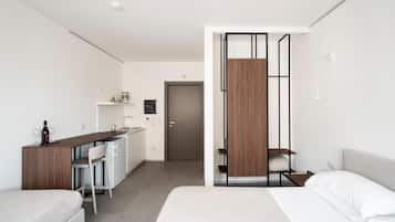 1 bedroom, bed sheets