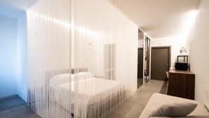 1 多间卧室、床单