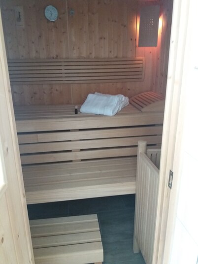Vacation home Eifel-Charme with sauna & bathtub