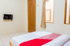 Deluxe Double Room | Desk, free WiFi, bed sheets