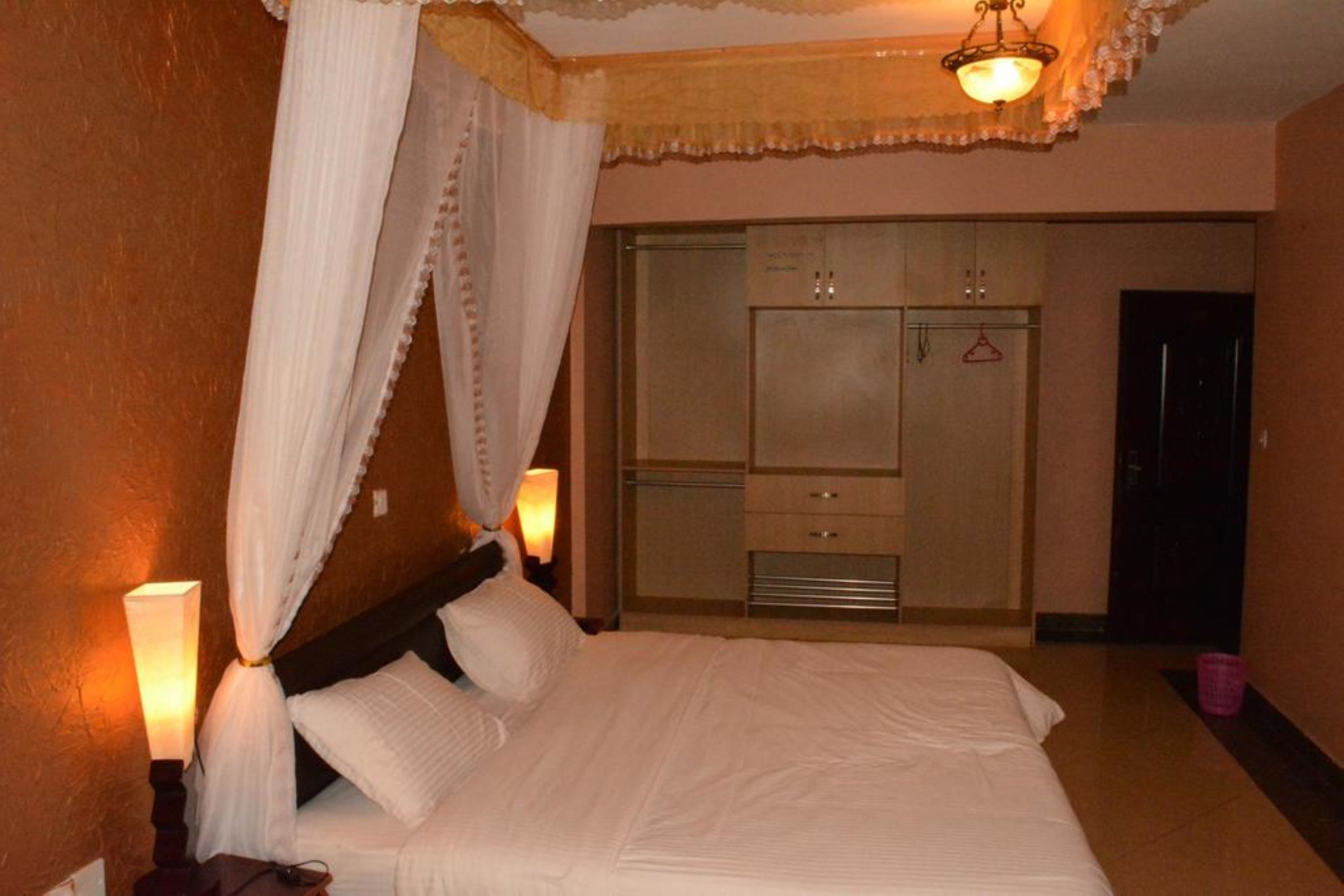 Rom – standard | Skrivebord, wi-fi (inkludert) og sengetøy