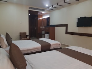 Deluxe Double Room | Free WiFi, bed sheets