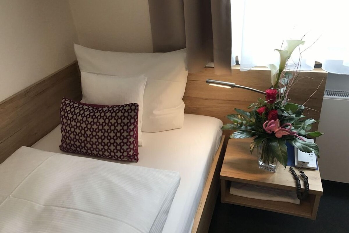 Minibar, soundproofing, WiFi (free)