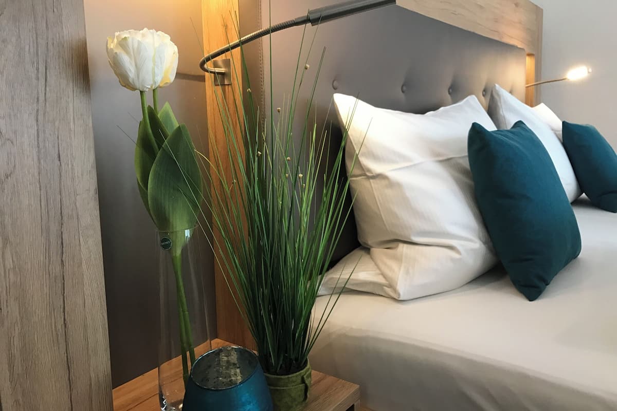 Minibar, escritorio, sistema de insonorización y wifi gratis