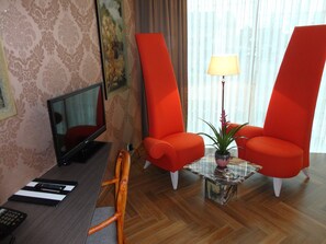 Dobbeltrom – deluxe (Louis David) | Oppholdsområde | Flatskjerm-TV