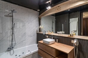 Luxury Double Room (Van Gogh) | Bathroom - Art Of Dreams (Laakdal)
