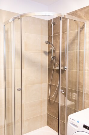 Bathroom shower - Residence Hadovitá (Prague)