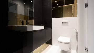 Luxury Apartment | Bathroom