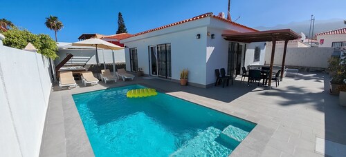 Villa Magnolia - Three Bedroom Villa, Sleeps 5