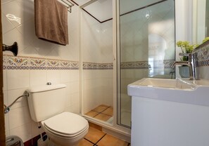 Hair dryer, towels