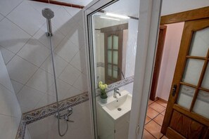 Hair dryer, towels - Apartamento Lava - Two Bedroom Apartment, Sleeps 3 (Adeje)