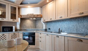 公寓, 2 間臥室 | 私人廚房 | 大型雪櫃/冰箱、微波爐、焗爐、爐具