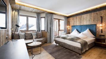 Habitación doble | Ropa de cama hipoalergénica y caja de seguridad en la habitación