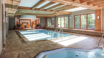 Exercise/lap pool