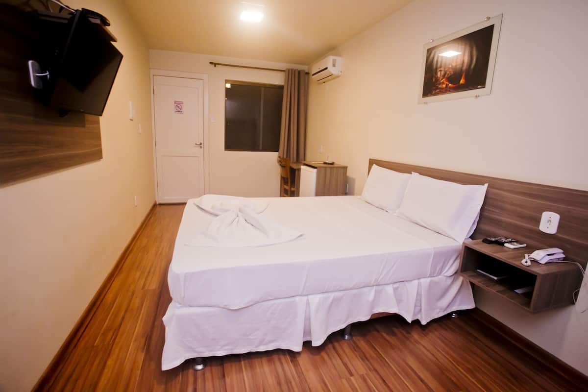 Desk, WiFi (free), bed sheets