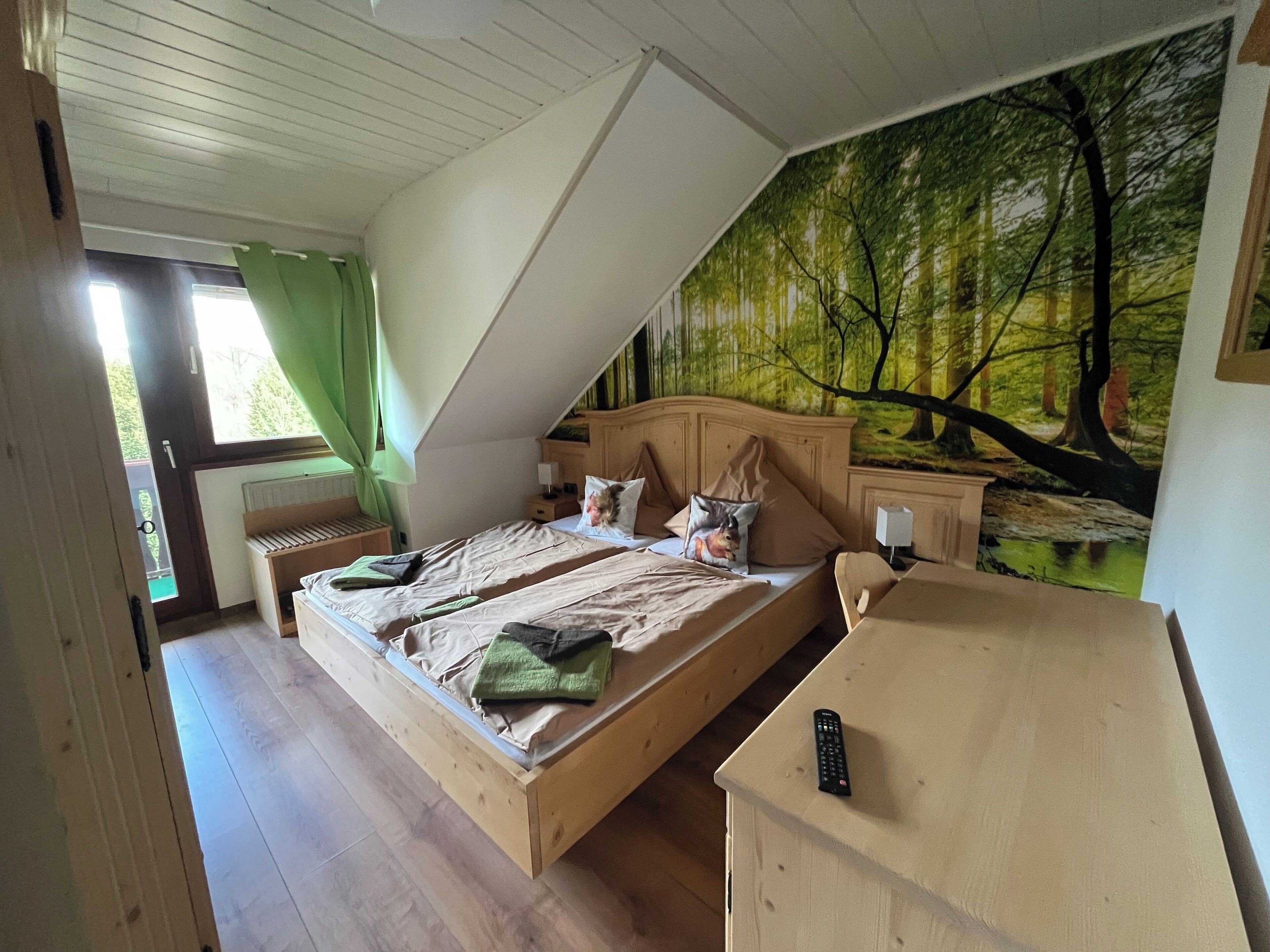 Dobbeltrom, privat bad | Blendingsgardiner