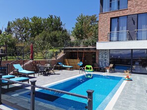 Piscine extérieure, piscine chauffée