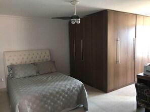 6 quartos, Wi-Fi, roupa de cama