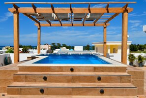 Outdoor pool - Rosil Place Aparthotel by the Beach (Puerto Plata)