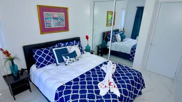 Presidential Apartment, 2 Bedrooms, Kitchen | 2 bedrooms, in-room safe, individually decorated, individually furnished