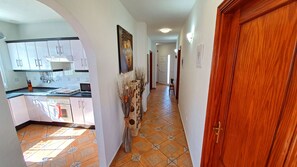 Frigorífic, microones, forn i placa de cuina