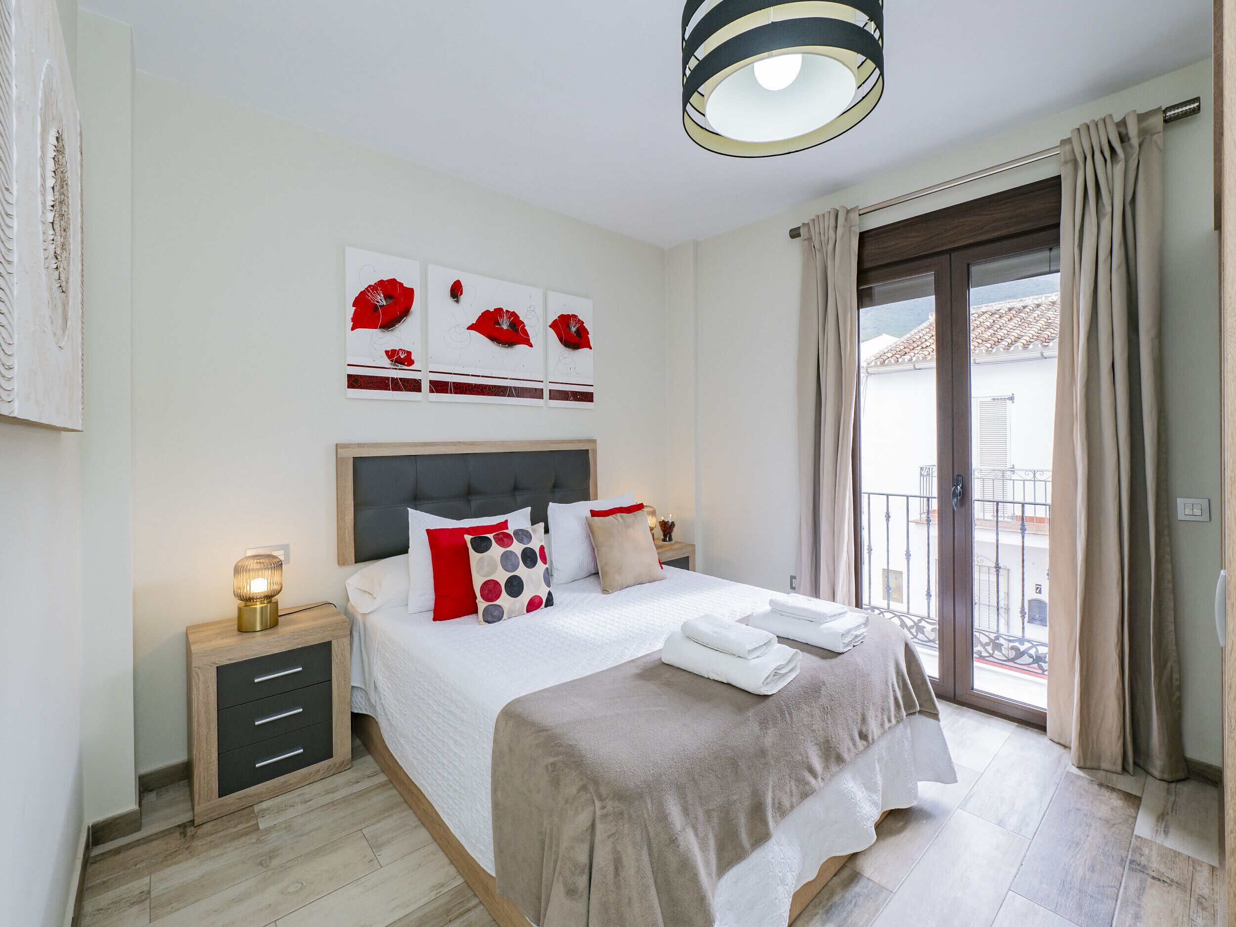 2 slaapkamers, een strijkplank/strijkijzer, gratis wifi, beddengoed