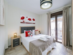 2 chambres, fer et planche à repasser, Wi-Fi gratuit, draps fournis