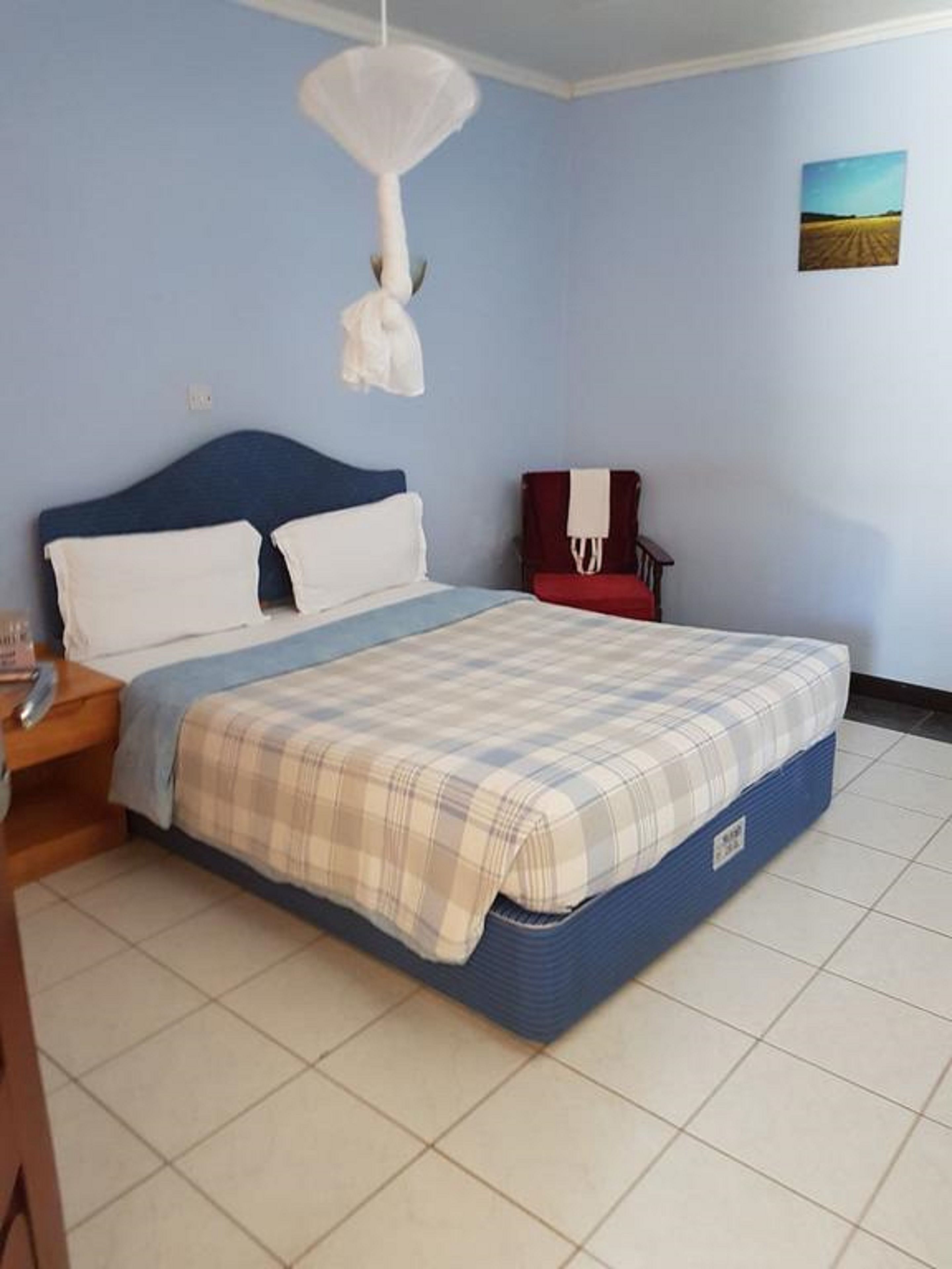 Standard Double Room | Desk, laptop workspace, iron/ironing board, free WiFi