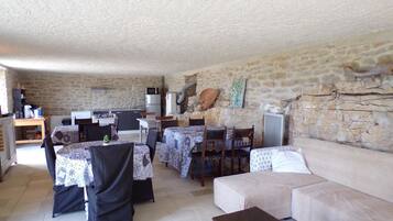 Kamar Keluarga, lantai dasar (Printemps) | Area sarapan | Sudah termasuk sarapan ala kontinental setiap hari