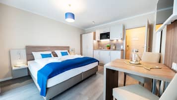 Classic Studio, Patio | 2 bilik tidur, peralatan tempat tidur hipoalergenik
